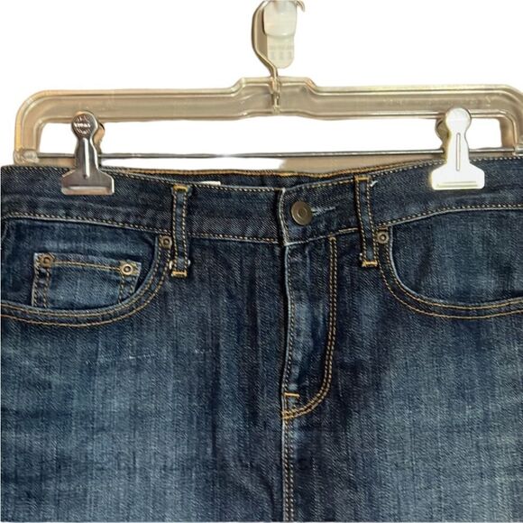 3 for $30! Gap dark wash  mini skirt. Size 0 - Picture 2 of 9